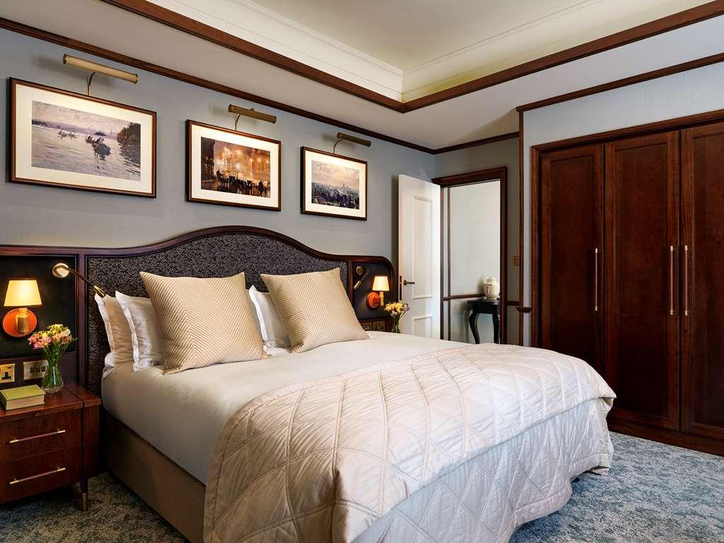 The Stafford London Hotel Bilik gambar A bedroom at the Taj Mahal Palace