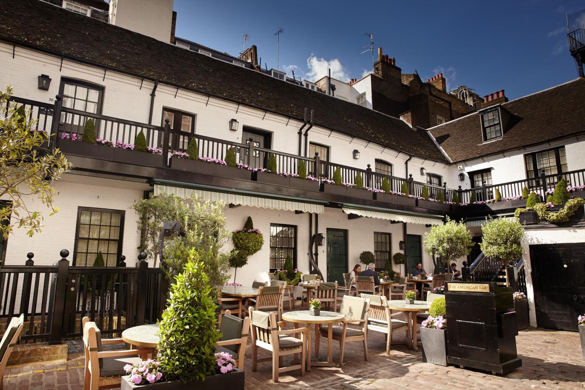 The Stafford London Hotel Luaran gambar The courtyard at the Swan