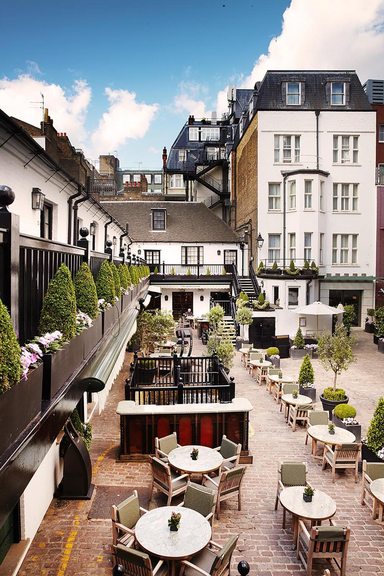 The Stafford London Hotel Luaran gambar The courtyard at the hotel