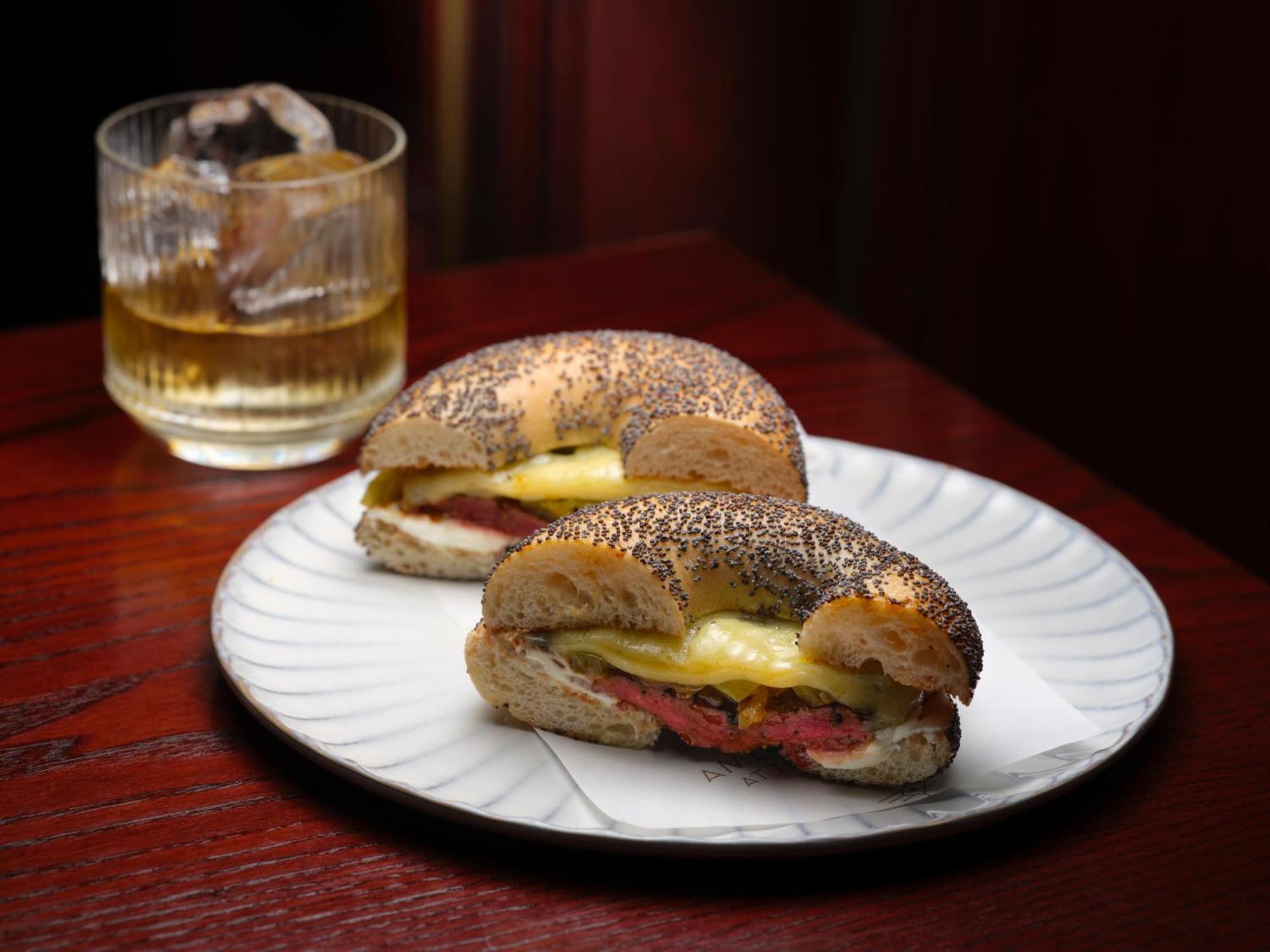 The Stafford London Hotel Luaran gambar A bagel dog
