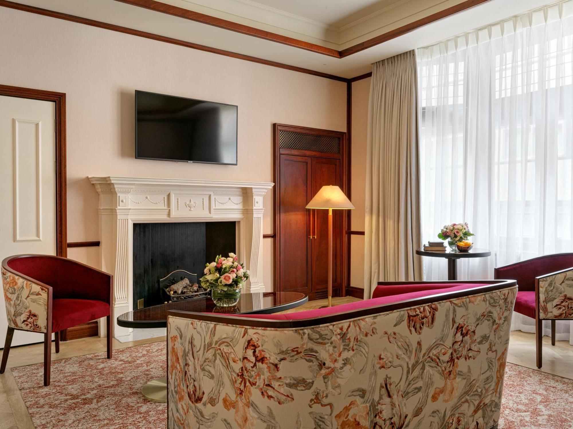 The Stafford London Hotel Luaran gambar A suite at the hotel