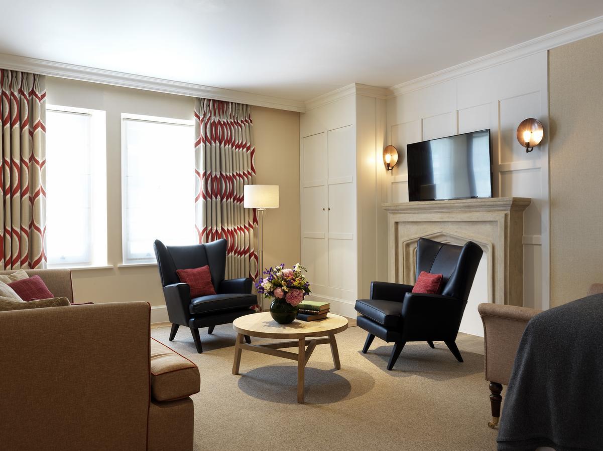 The Stafford London Hotel Luaran gambar A suite at the Hotel de Crillon