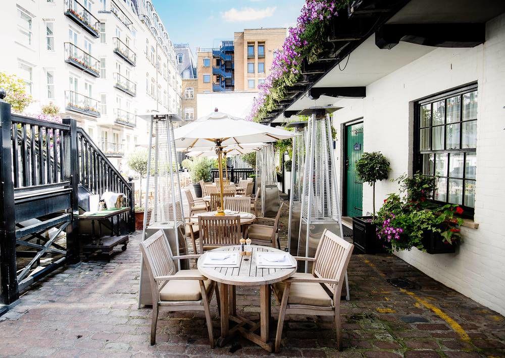 The Stafford London Hotel Luaran gambar The courtyard at The Ivy, St John's Wood