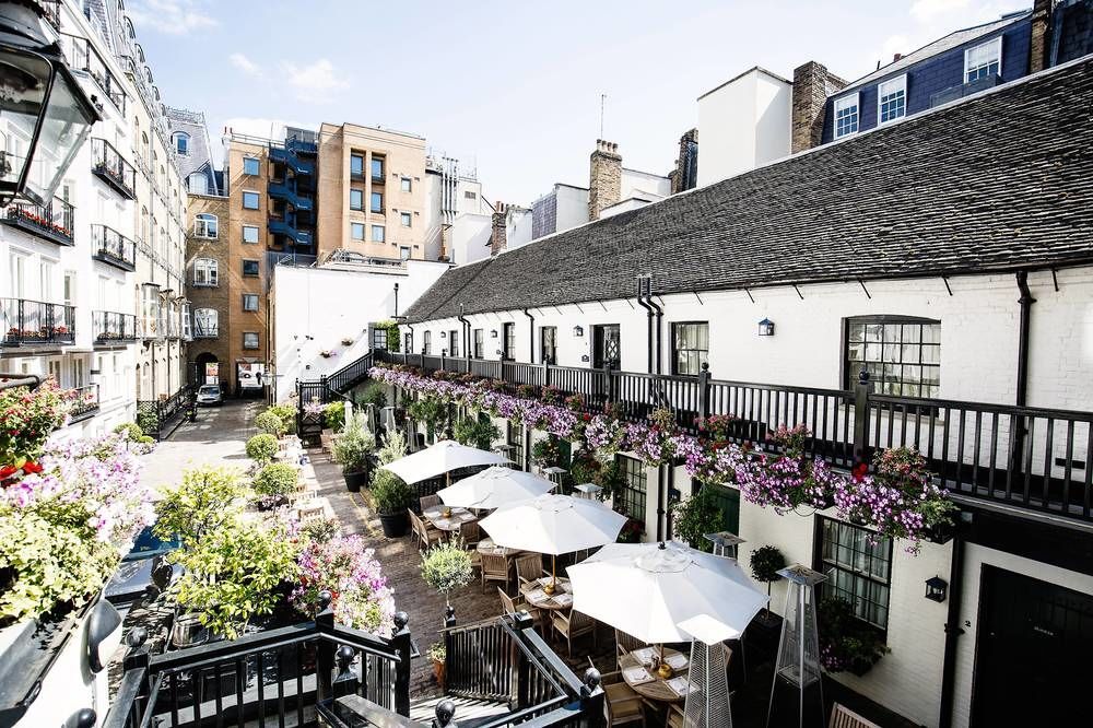 The Stafford London Hotel Luaran gambar The courtyard at the Swan Inn